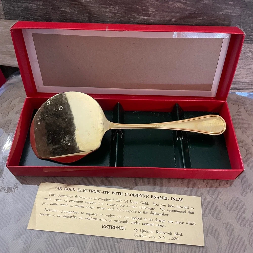 Retroneu 24K Gold Electroplate Pie Cake Server Cloisonne Holly Berry Christmas
